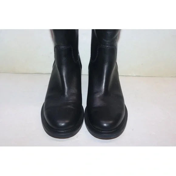 CHANEL Black Over the Knee Leather Boots - Picture 5 of 7